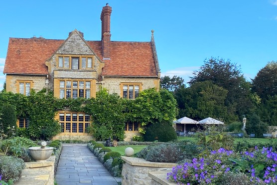 Le Manoir aux Quat'Saisons