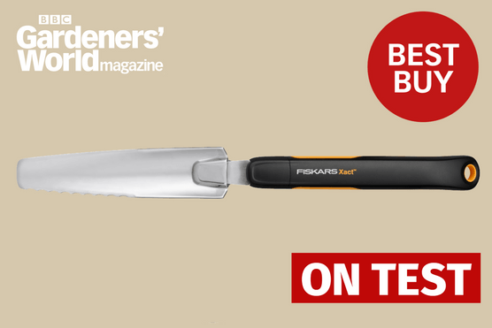 BBC Gardeners’ World Magazine - Fiskars Xact Extractor hand weeder